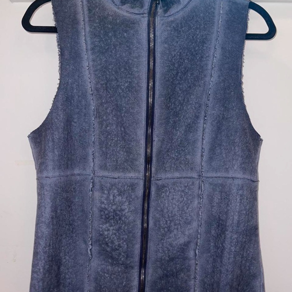 Gray Sleeveless Zip-Up Vest